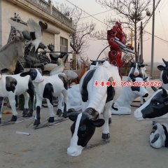 玻璃鋼奶牛雕塑,玻璃鋼奶牛圖片
