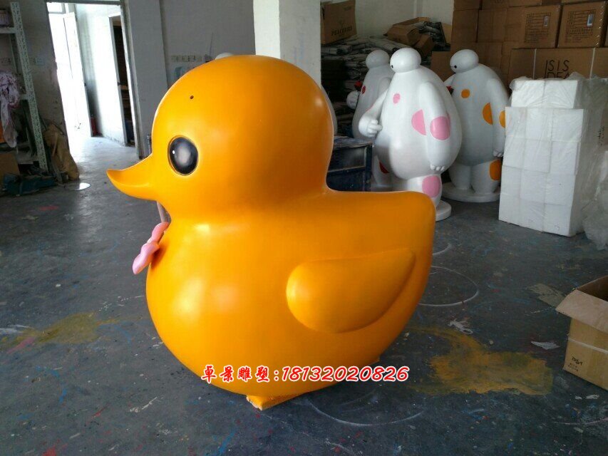 玻璃鋼小黃鴨雕塑，卡通鴨子雕塑