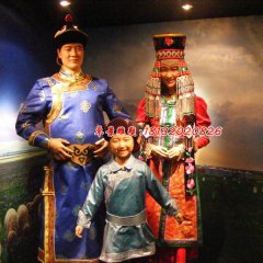 玻璃鋼少數民族人物雕塑，一家三口雕塑