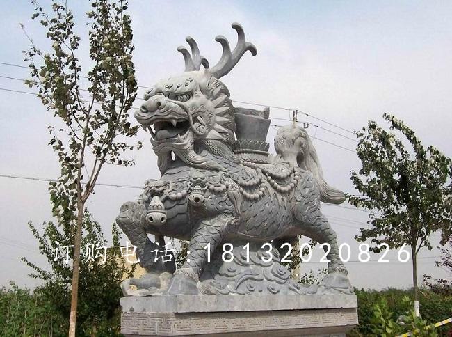 麒麟馱寶石雕,青石麒麟雕塑