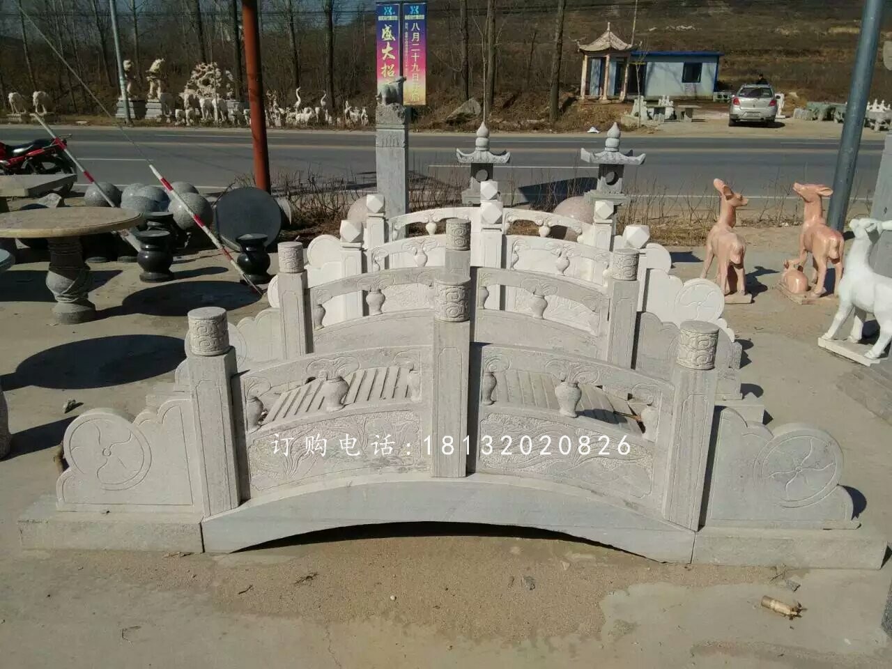 青石小橋雕塑,河邊石雕橋