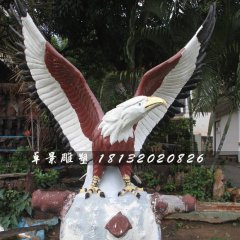 玻璃鋼老鷹雕塑,雄鷹展翅雕塑