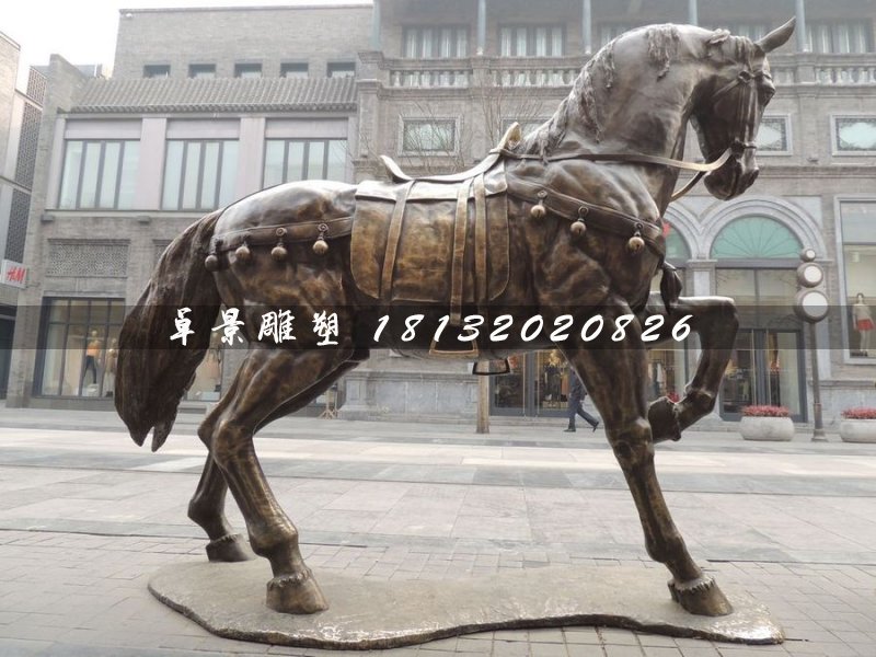 坐騎雕塑，廣場銅馬雕塑