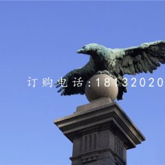老鷹踩球銅雕,青銅老鷹雕塑
