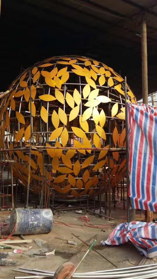 不銹鋼樹葉鏤空球雕塑，景觀不銹鋼雕塑