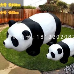 卡通大熊貓雕塑,玻璃鋼公園動(dòng)物雕塑