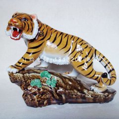 玻璃鋼老虎上山雕塑,動物雕塑