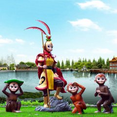 孫悟空和小猴子雕塑，玻璃鋼卡通動物雕塑