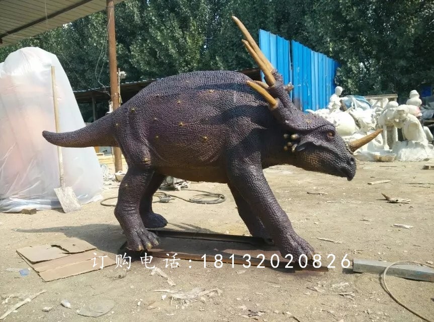 玻璃鋼仿真恐龍，公園動物雕塑.jpg