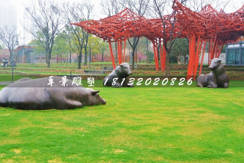 抽象牛銅雕，公園動物銅雕