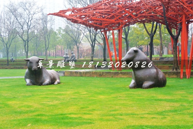 抽象牛銅雕，公園動物銅雕