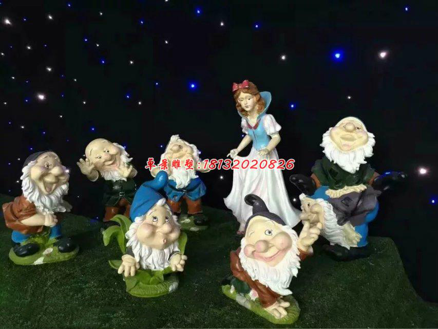 白雪公主與小矮人雕塑,玻璃鋼卡通雕塑