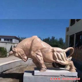 開(kāi)荒牛雕塑